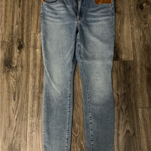 Good American Light Blue Jeans with Brown Accents - Picture 6 of 6